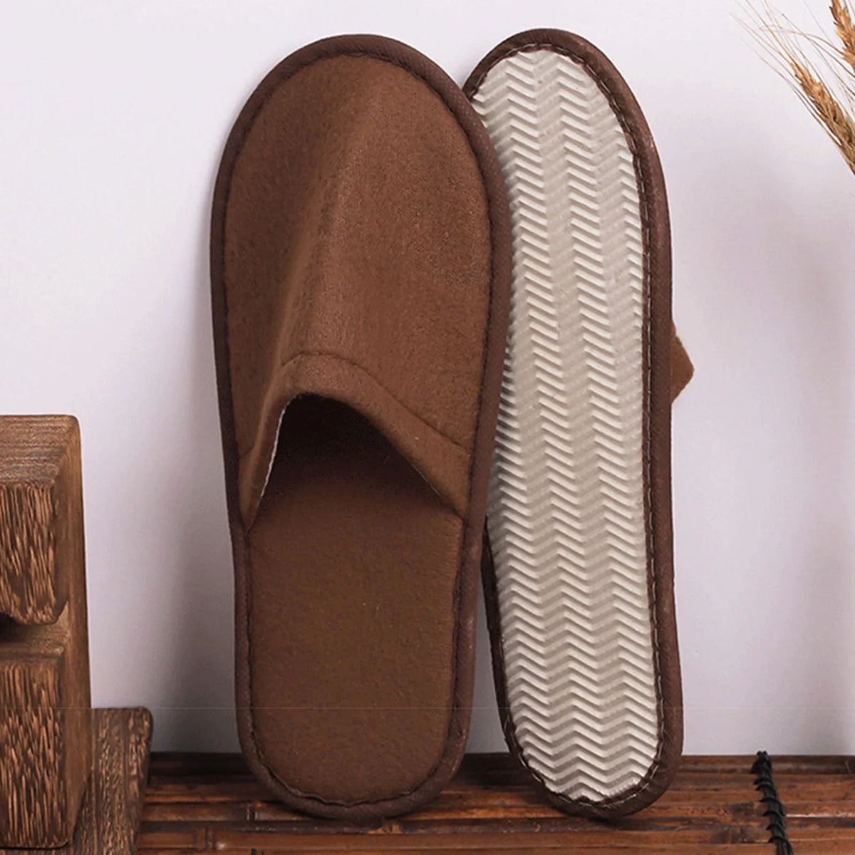 Portable Home Guest Slippers Comfortable to Wear Thickened Slippers for Home and Travel Guests Use