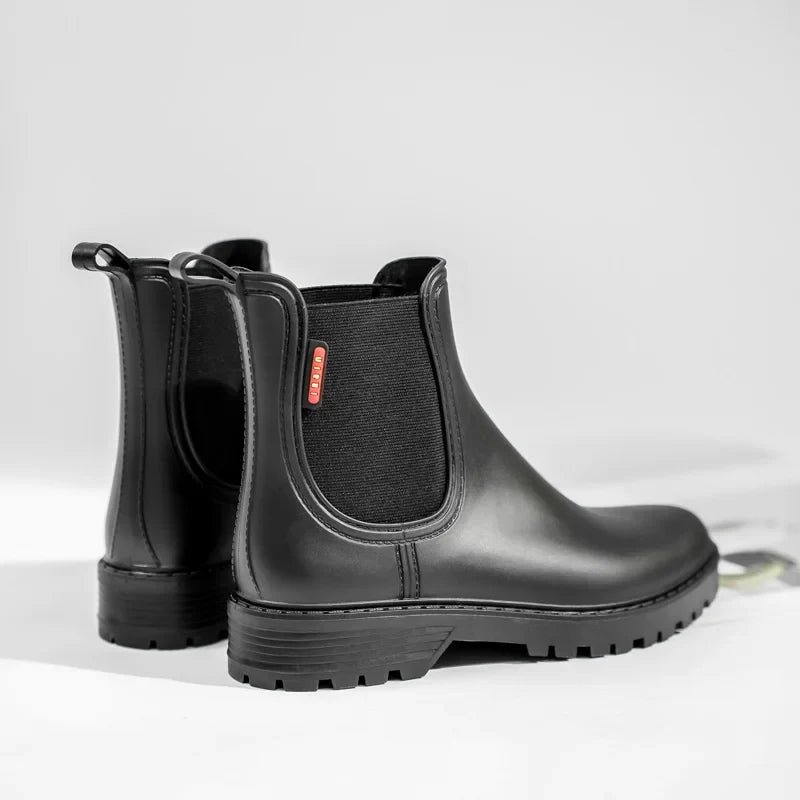 Women's short tube anti slip rain shoes, lightweight waterproof water shoes, fashionable Chelsea rain boots, PVC one-time moldin