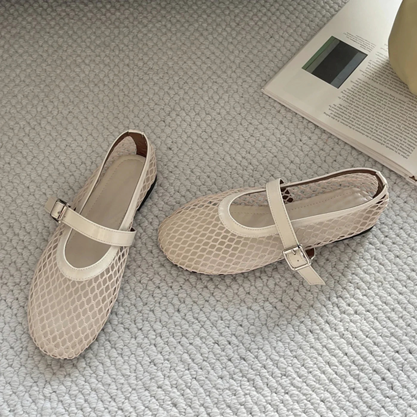 Aneikeh Round Toe Flat Shoes Women Non Slip Flat Sandals Sizes 35-43 Breathable Mesh Beach Outdoor Shallow Comfortable Shoes