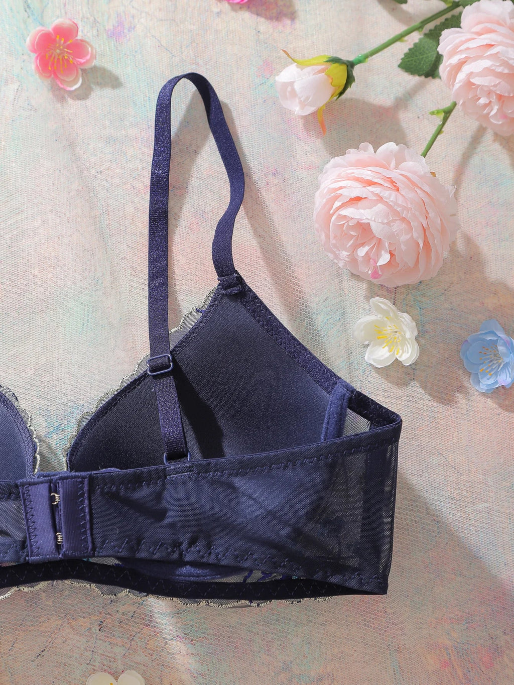 1Pcs Everyday Thin Cup Women's Bra Soft Knitted Push-Up Bra Floral Embroidery Spliced Breathable Lace Underwire Bra for Women