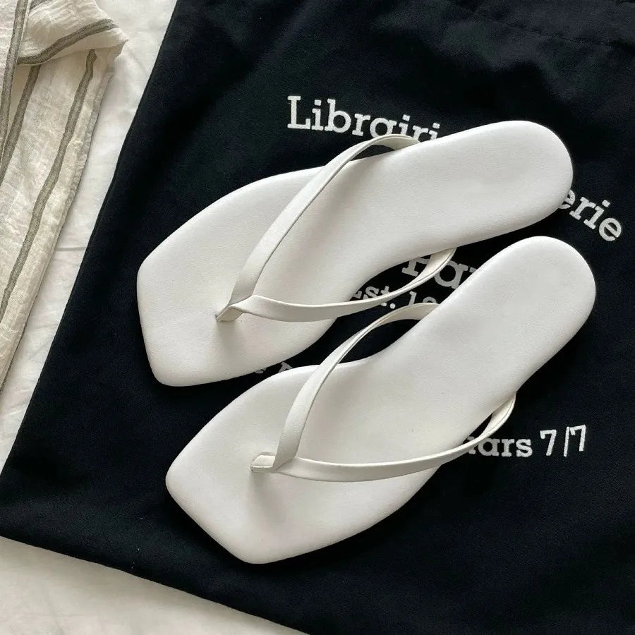 new Spring/summer/women pu slippers beach sandals outdoor wild fashion ladies square head flip flops