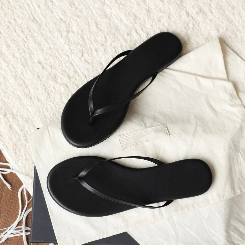 2025 new Spring/summer/women slippers candy-colored beach sandals outdoor wild fashion ladies flip flops