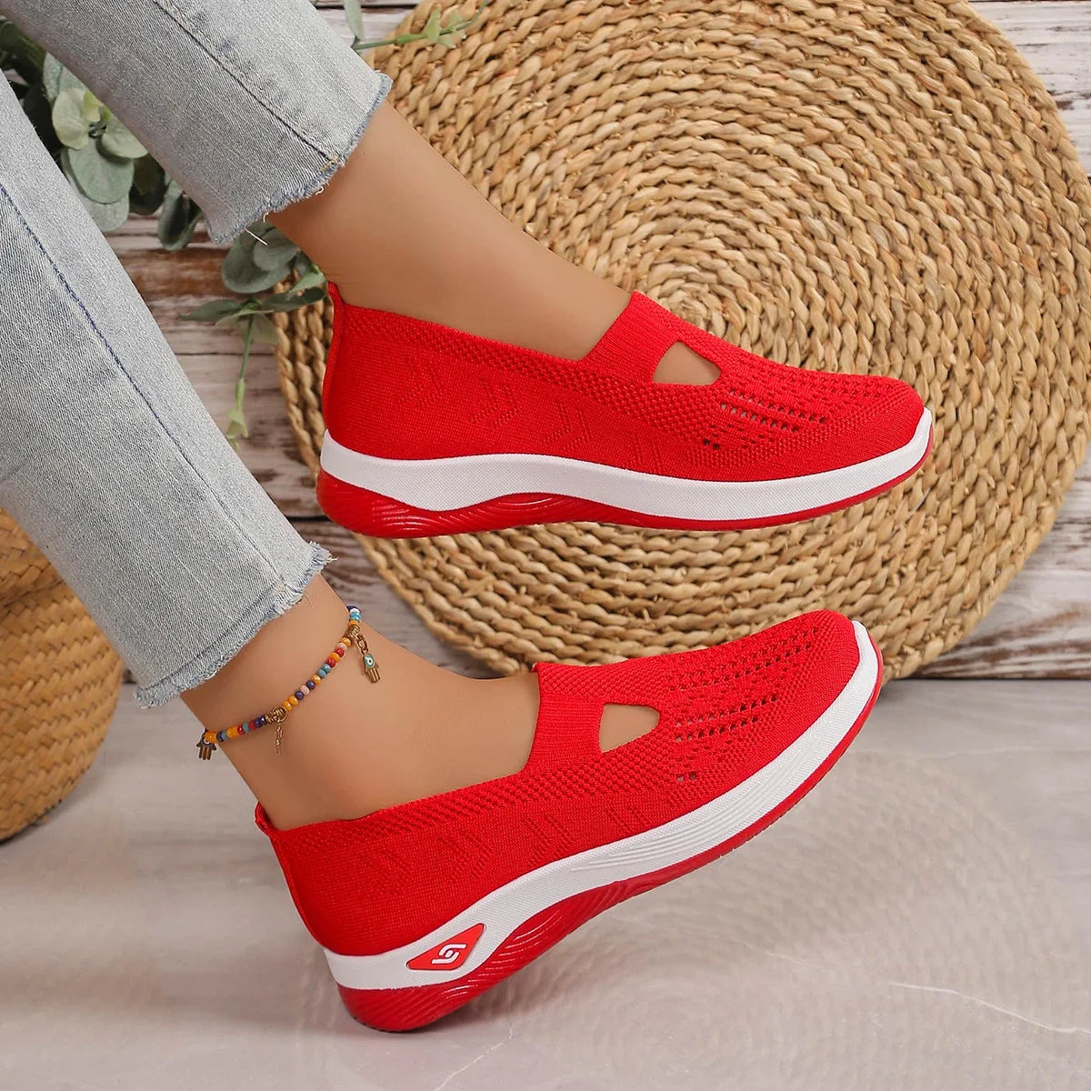 Women's shoes, casual sports shoes, solid color breathable sports soft-soled lightweight walking shoes, low-top knitted casual s