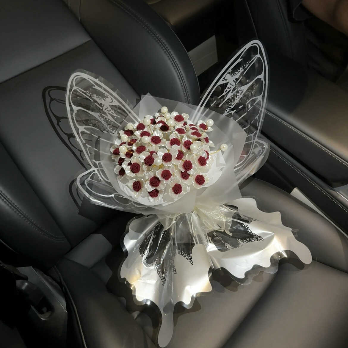 Dreamy Butterfly Rose Hand Bouquetperfect Rose Arrangement For Valentines Day Ideal As A Gift For Your Girlfriend Or Bestie