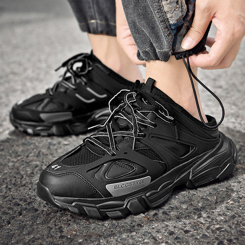 B33 Black Sneakers