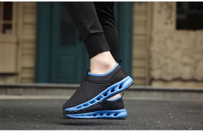 Men's Lightweight Mesh Slip-On Running Shoes