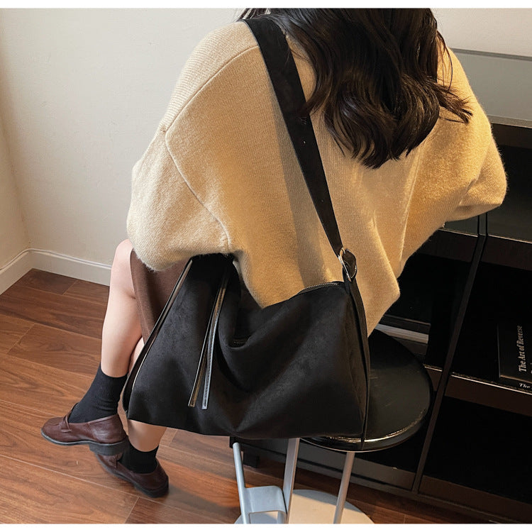 Womens Casual Retro Versatile Crossbody Bag