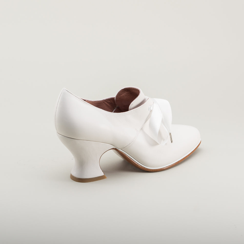 Pompadour 18th Century Leather Shoes (Ivory)